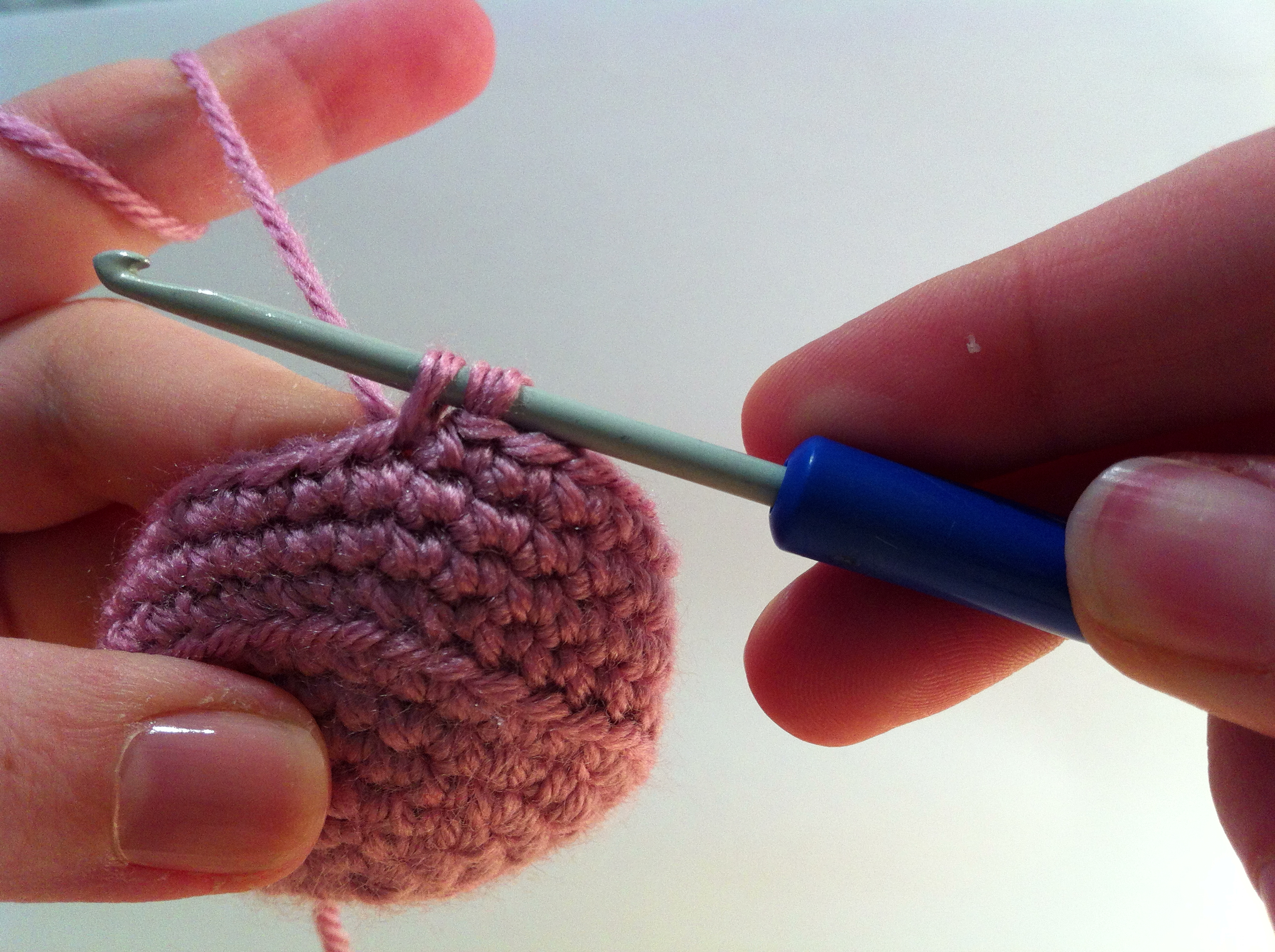 How to change yarn colours in crochet - 53stitches
